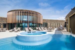 A piscina localizada em The Headland Hotel and Spa ou nos arredores