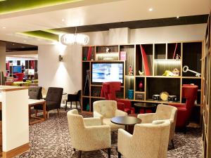 אזור ישיבה ב-Holiday Inn Liverpool City Centre, an IHG Hotel