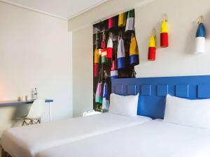 Ibis Styles Lisboa Centro Liberdade NE 객실 침대