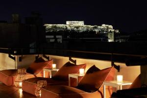 A seating area at Brown Acropol, a member of Brown Hotels