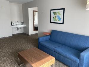 Holiday Inn Express & Suites Albuquerque Historic Old Town, an IHG Hotel休息區