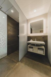 Central by Residence Hotel tesisinde bir banyo