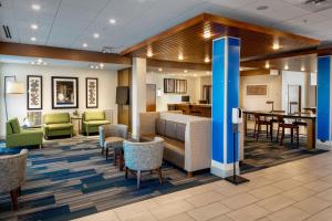 Atpūtas zona naktsmītnē Holiday Inn Express & Suites - Bend South by IHG