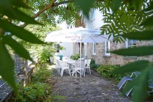 Un jardín fuera de The Conscious Farmer Bed and Breakfast Sauerland