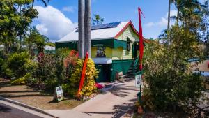 Kebun di luar On The Wallaby Lodge