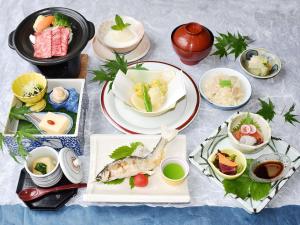 Makanan di atau di tempat lain dekat ryokan