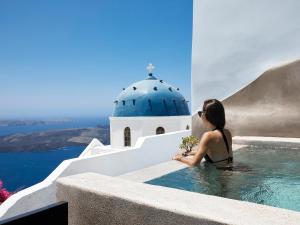 Luxury Villa Blue Dome Santorini 내부 또는 인근 수영장