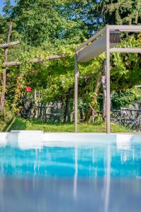 The swimming pool at or close to Gartenheim Tramin