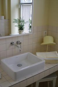 Hotel Alte Landschule tesisinde bir banyo