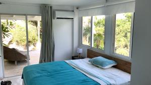 Heavenly Villa in Gustavia with Private Pool房間的床