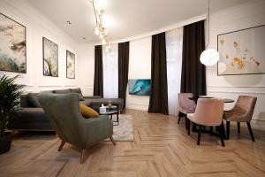 Luxury Apartments Donostia & Iruña tesisinde bir oturma alanı