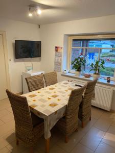 A seating area at Pension im Heidort