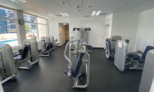 Gimnàs o zona de fitness de Elite Brickell Studio on the Bay