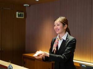 Personalul de la Takamatsu Kokusai Hotel