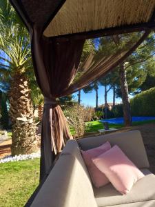 גינה חיצונית ב-L'ESCALE COTE BLEUE B&B AND Spa