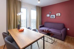 Un lugar para sentarse en Brera Serviced Apartments Frankfurt West