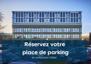 a building with the words reversevisor voice place de parking w obiekcie Campanile Paris Sud Saclay- Gif sur yvette w mieście Saclay