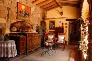 A seating area at El Rastrojo - Casa de campo