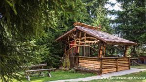 En have udenfor Studio 6,Smolyan lakes