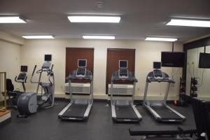 Gimnasio o equipamiento deportivo en Wingate by Wyndham Baltimore BWI Airport