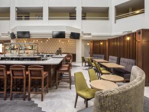 A seating area at Holiday Inn Montreal Longueuil, an IHG Hotel