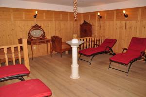 A seating area at Hotel Dolomiten