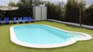 Piscina a Mas Blavis o a prop