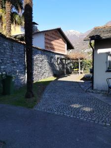 Galeriebild der Unterkunft Dépendance mit pergola in Tenero