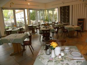 Um restaurante ou outro lugar para comer em Thüringer Hof