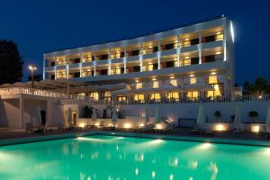 Swimming pool sa o malapit sa Margarona Royal Hotel