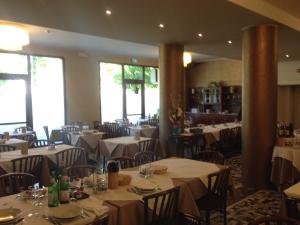 Restaurant o un lloc per menjar a Hotel Terme Belvedere