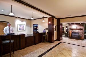 Majoituspaikan Staybridge Suites Lansing-Okemos, an IHG Hotel aula tai vastaanotto