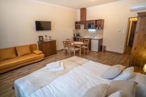 Toscana Apartman tesisinde mutfak veya mini mutfak