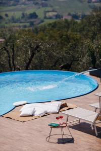 The swimming pool at or close to Villa Desiderio TUSCANY