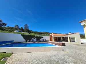 Piscina de la sau aproape de Casa da Encosta