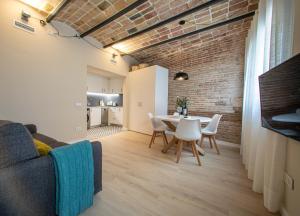 Televizors / izklaižu centrs naktsmītnē Barcelona Touch Apartments