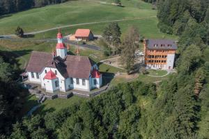 Фотография из галереи Hotel Gasthaus Hergiswald в городе Eigenthal