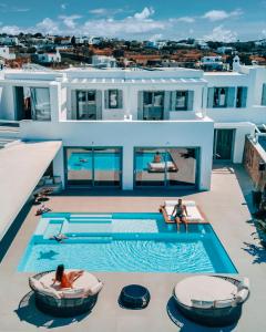 Splendid Mykonos Luxury Villas & Suites में या उसके करीब स्विमिंग पूल