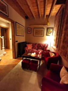 Khu vực ghế ngồi tại Old Bruges B&B