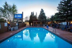 La pileta dentro o cerca de Hotel Aspen Flagstaff/ Grand Canyon InnSuites