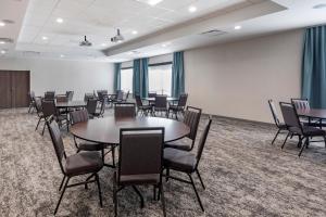 Poslovni prostor i/ili konferencijska sala u objektu Staybridge Suites Grand Prairie Near Epic Central, an IHG Hotel