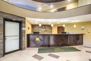 Khu vực sảnh/lễ tân tại Quality Inn & Suites Florence - Cincinnati South