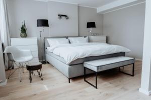 Krevet ili kreveti u jedinici u objektu 2-Zimmer City Apartment 57m² mit King Size Bett und Küche