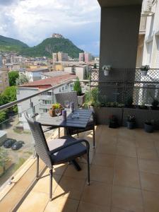 O vedere generală la munți sau o vedere la munte luată de la acest apartament