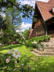 Taman di luar Sadyba Vanda