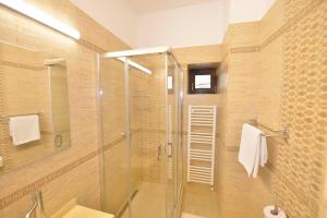 AMADEUS RESIDENCE tesisinde bir banyo