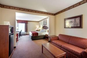 O zonă de relaxare la Quality Inn & Suites Bel Air I-95 Exit 77A