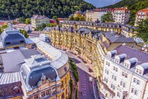 Udsigt til Karlovy Vary eller udsigt til byen taget fra hotellet