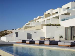 Hồ bơi trong/gần Domes White Coast Milos, Adults Only - Small Luxury Hotels of the World