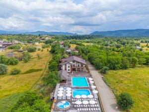 Splošen pogled na gorovje oz. razgled na gore, ki ga ponuja hotel